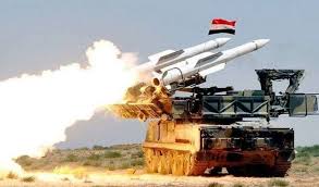 Photo of الدفاعات الجوية السورية تتصدى لأهداف معادية