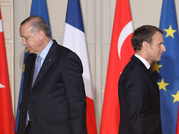 Photo of بعد أن إتهمه ماكرون بإرسال إرهابيين إلى ليبيا: أردوغان يغادر برلين غاضبا