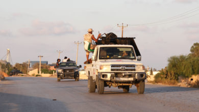 Photo of هدوء حذر في محاور القتال بطرابلس عقب اشتباكات عنيفة