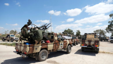 Photo of الجيش الليبي يسيطر على مساحة واسعة حول طرابلس ويستهدف مخازن الميليشيات في غريان