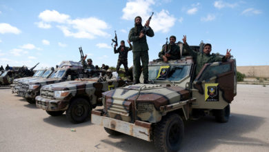 Photo of الجيش الوطني الليبي يعيد التمركز خارج طرابلس ويحذّر…