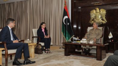 Photo of حفتر يُناقش ‘إعلان القاهرة’ مع سفير ألمانيا لدى ليبيا