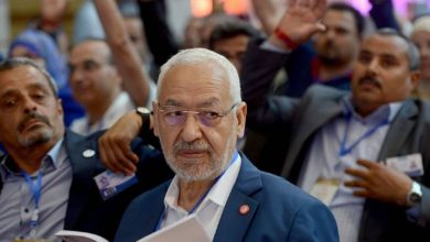 Photo of نائب تونسي: النهضة تمارس ضغوطات لعرقلة لائحة سحب الثقة من الغنوشي