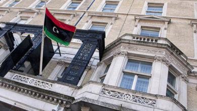 Photo of محتجون يهاجمون سفارة ليبيا في بيلاروسيا