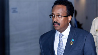 Photo of مجلس السلم الإفريقي برفض التمديد لولاية الرئيس الصومالي