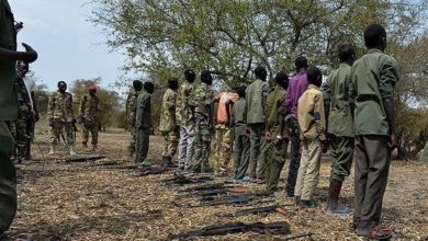 Photo of السودان يسلم السلطات الإثيوبية 61 أسيرا من جنودها