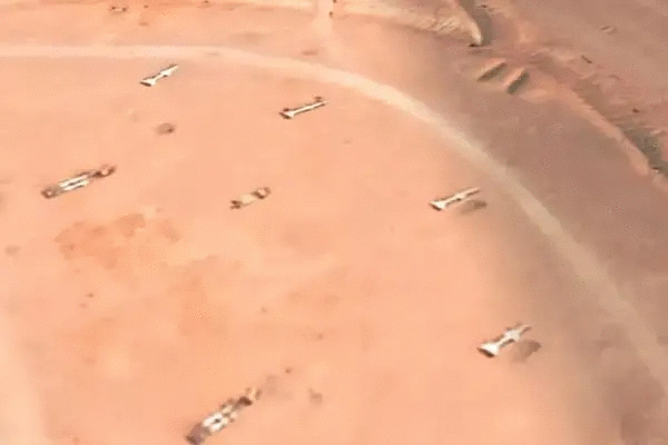 Photo of “لا راثون”الإسبانية: الجيش الجزائري ينشر منصات صواريخ قرب الحدود مع المغرب