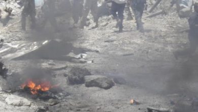 Photo of مصرع 3 جنود و3 مدنيين وإصابة 8 آخرين في تفجير بمقهى بالصومال