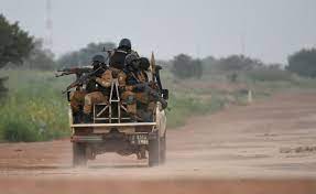 Photo of مقتل 11 جنديا في هجوم على قاعدة عسكرية شرق بوركينا فاسو