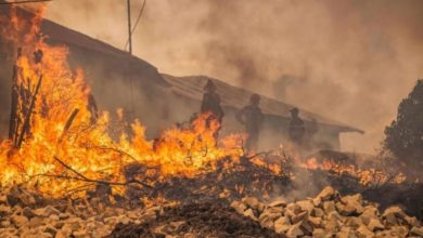 Photo of مساحات شاسعة من الغابات تلتهمها الحرائق بشمال المغرب