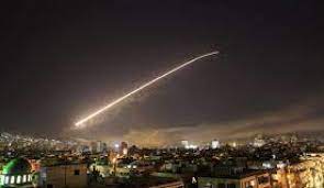 Photo of الدفاعات الجوية تتصدى لعدوان صهيوني في سماء ريف دمشق
