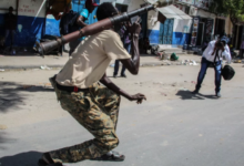 Photo of مقتل 10 جنود في هجوم انتحاري بالصومال ￼