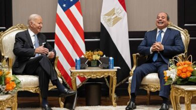 Photo of الرئيسان الأمريكي والمصري يبحثان أزمات المنطقة والعلاقات الثنائية