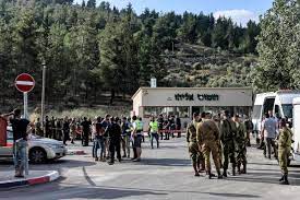Photo of مسلحون يقتحمون مستوطنة قرب رام الله ويقتلون 4 إسرائيليين.