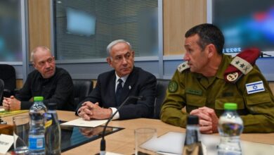 Photo of الإعلام الإسرائيلي: الانقسام بين السياسي والعسكري هو “انقلابٌ عسكري” بصيغةٍ جديدة