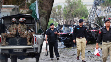 Photo of مقتل 6 أشخاص في هجوم مسلح على قاعدة بحرية في باكستان