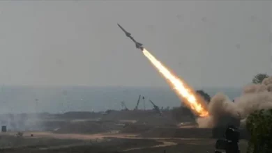 Photo of بريطانيا تسقط صاروخا أطلقته جماعة الحوثي