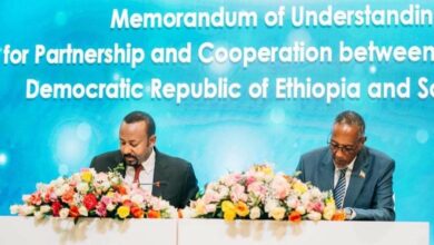 Photo of الصومال يطرد سفير إثيوبيا ويغلق قنصليتين لها ردا على توقيع اتفاق مع إقليم انفصالي