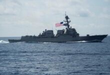 Photo of الصين تُبعد سفينة عسكرية أمريكية من بحر الصين الجنوبي