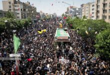 Photo of توافد شعبي مليوني في مدينة مشهد لتشييع مهيب للزعيم الراحل ابراهيم رئيسي