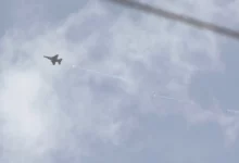 Photo of ضربة جوية إسرائيلية قرب القصر الرئاسي تثير ردود فعل غاضبة في دمشق وتؤجج التوترات الإقليمية
