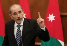 Photo of الصفدي يحذر من تجويع الفلسطينيين ويطالب بوقف العدوان الإسرائيلي ورفع العقوبات عن سوريا