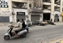 Photo of الأمم المتحدة تحذر من خطر نزوح جماعي في ليبيا وتدعو لوقف فوري للقتال بعد سقوط عشرات القتلى في طرابلس