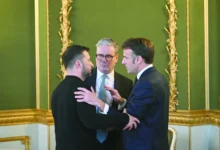 Photo of ستارمر يناقش ملف أوكرانيا مع ترمب وقادة أوروبا وسط ترقب للقاء ترمب – بوتين