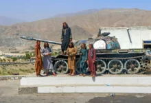 Photo of «طالبان» تسعى لفك العزلة المالية عبر تسويات تجارية بالعملات المحلية مع موسكو وبكين