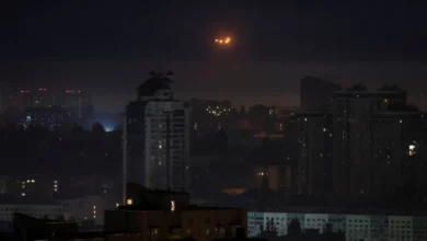 Photo of روسيا تعترض أكبر هجوم مسيّرات أوكراني على موسكو وتعلّق الملاحة الجوية في مطارات العاصمة